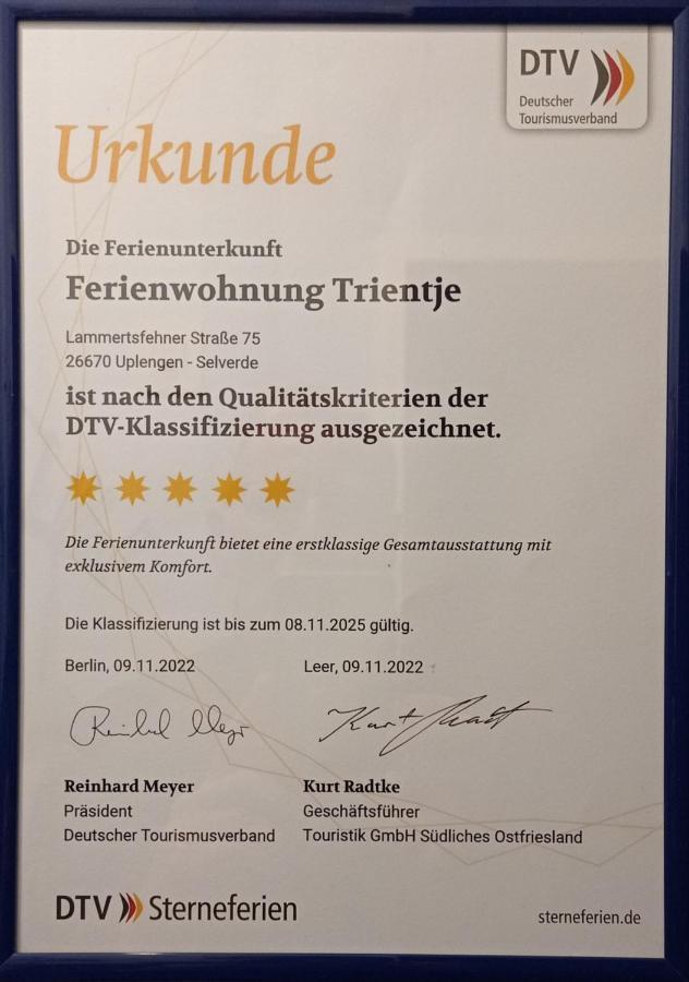 Fewo Trientje Uplengen エクステリア 写真